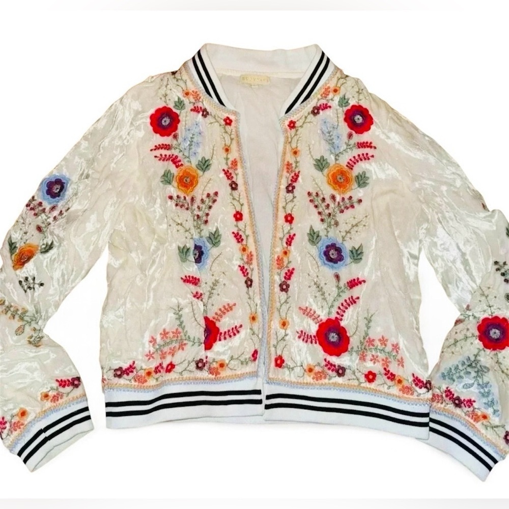 White velvet Sweater/Jacket from Ruby Vava 🤍💐
